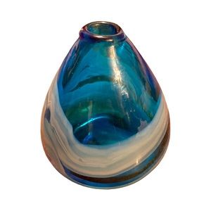 Gorgeous Vintage Handblown Glass Vase! Beautiful Blue In EUC!